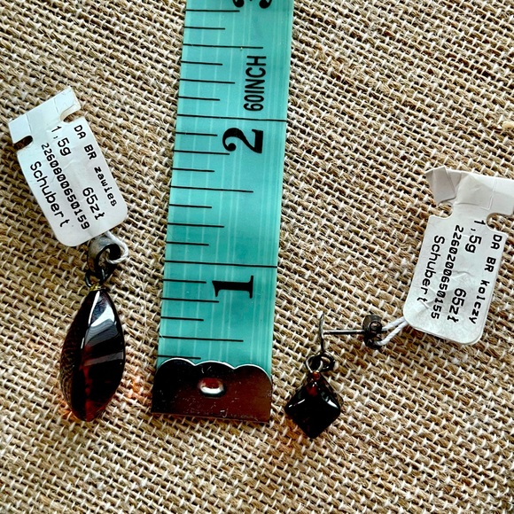 Amber pedant and earring set - Picture 7 of 7